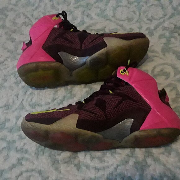 Nike Lebron James XII basketball Men's size 11 Like New Condition - Picture 3 of 6